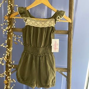 Adorable Romper 💚
